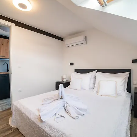 Eagle View Apartment *
