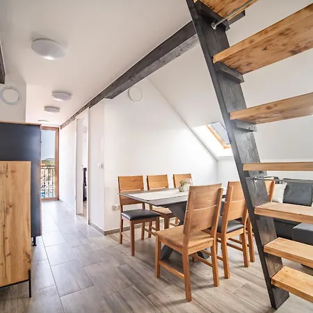 Eagle View Apartman *