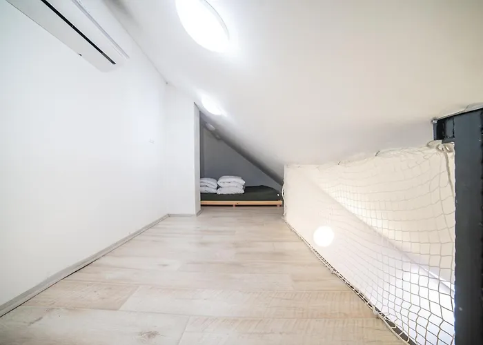 Eagle View Тисно